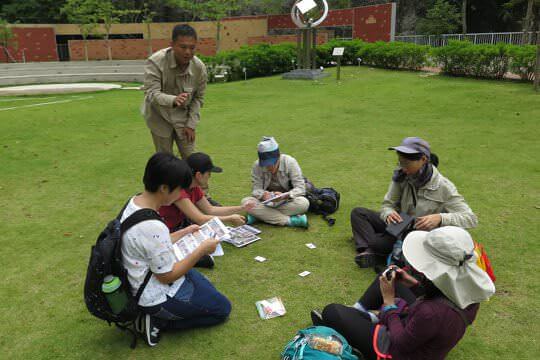 Mr. Bond Shum, Founder and Conservation Director of OWLHK instructing groups in outdoor study and observation