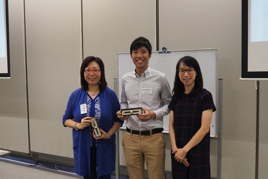 Ms. Wong Wan Chi, Joanne, Senior Curriculum Development Officer (Life-Wide Learning) of Education Bureau presented souvenirs to both speakers: Dr Irene, Cheng Nga-Yee, Assistant Professor of Hong Kong University of Education Science and Environmental Studies and Dr. Ma Kwan Ki, Founder and Education Director of OWLHK.