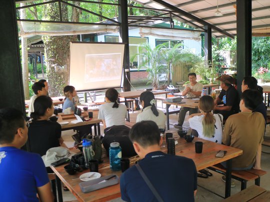 Listening patiently to teachers’ sharing