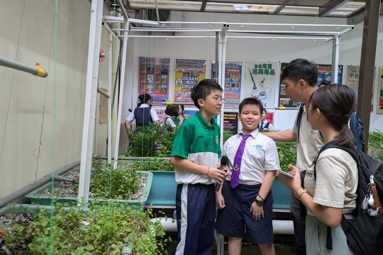 Environmental Ambassadors led us to visit the school's eco-friendly facilities