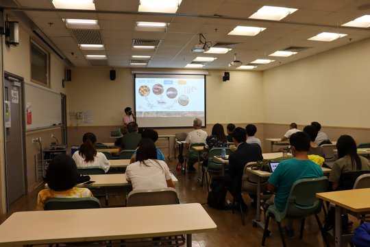 There were theoretical lectures for participants understanding the habits and ecology of amphibians and reptiles before the outdoor inspections.