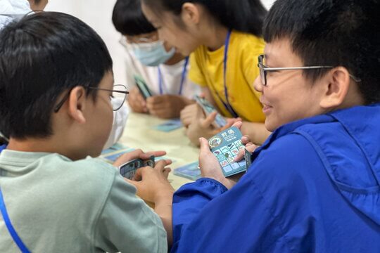 透過桌上遊戲，學習雀鳥的身體特徵和習性。