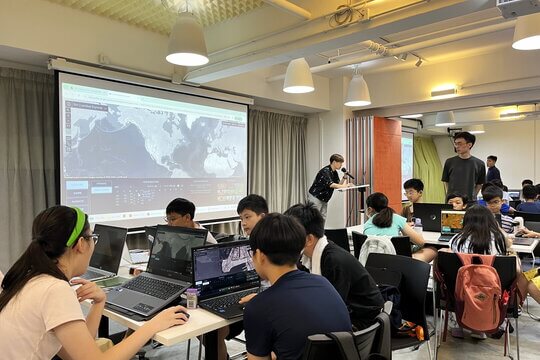 實習分析地理資訊數據。