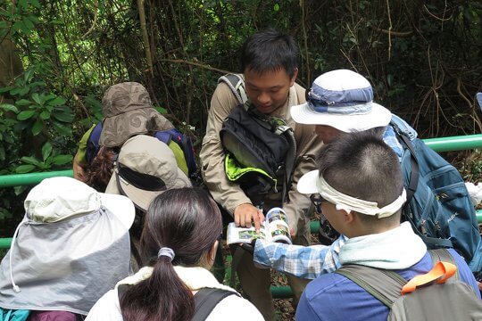 Take a closer look to the beauty of nature, listen to our tutors then you won’t miss it!